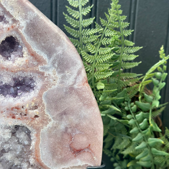 Rose amethyst on a stand