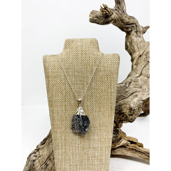 Melan Threads Kyanite Necklace