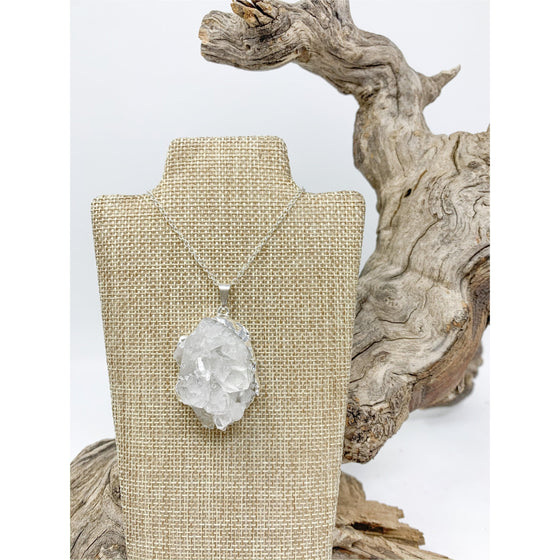 Melan Threads Quartz cluster Necklace